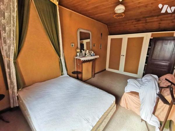 Maison en Pierre à Rénover à Proximité Immédiate du Port de Plaisance !