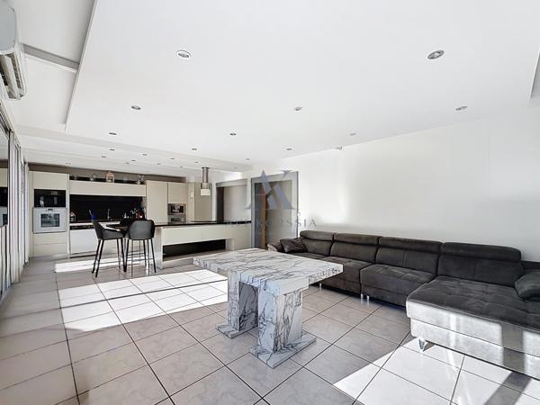 Décines-Charpieu – Appartement T4 95 m² avec balcon et climatisation