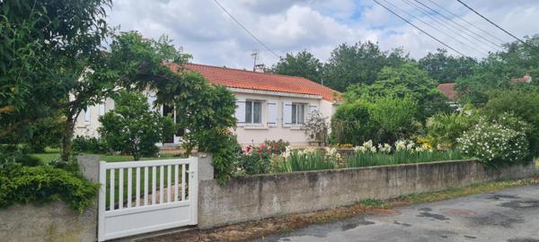 Maison Gorges 4 P . 3 Chs . 84.7 M² . Garage . T 545 M² . Terrasse