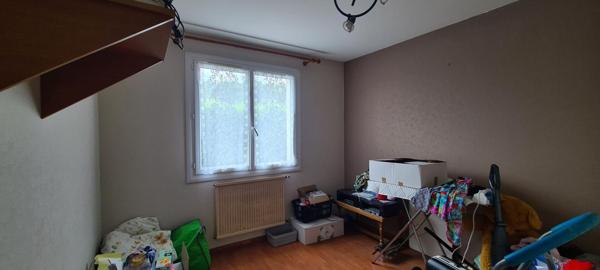 Maison Gorges 4 P . 3 Chs . 84.7 M² . Garage . T 545 M² . Terrasse