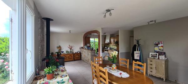 Maison Gorges 4 P . 3 Chs . 84.7 M² . Garage . T 545 M² . Terrasse