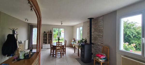 Maison Gorges 4 P . 3 Chs . 84.7 M² . Garage . T 545 M² . Terrasse