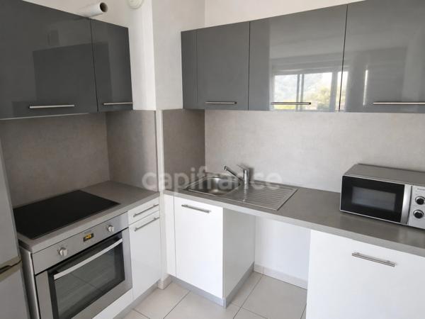 A vendre, Appartement 2 pièces, 41 m² vendu loué, Parking, Carros, 06510, Alpes-Maritimes