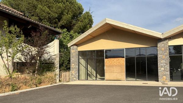 Location boutique/local commercial 142 m² Saint-Étienne-de-Fontbellon