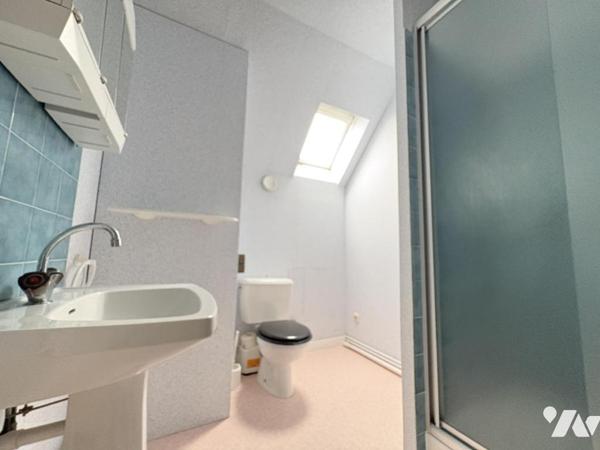 Maison familiale avec vie de plain-pied cinq chambres