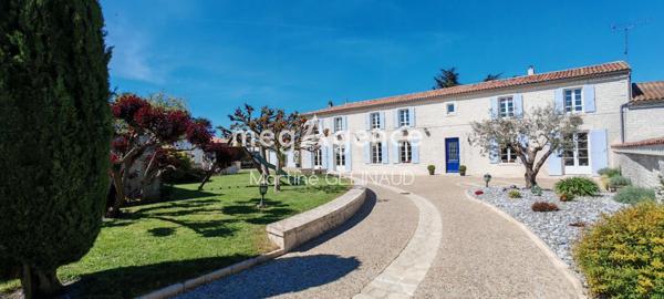 Maison à Saintes, 17100 - 8 pièces 237m²