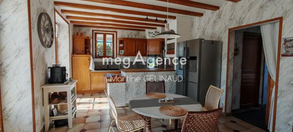 Maison à Saintes, 17100 - 8 pièces 237m²