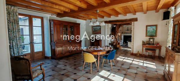 Maison à Saintes, 17100 - 8 pièces 237m²