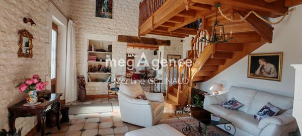 Maison à Saintes, 17100 - 8 pièces 237m²