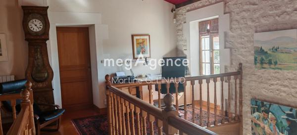 Maison à Saintes, 17100 - 8 pièces 237m²