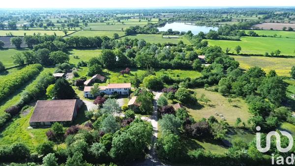 Maison à vendre 14 pièces 330 m² Gourgé