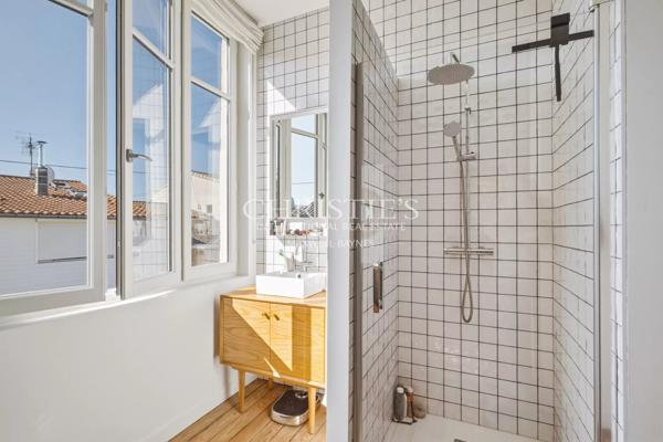 BORDEAUX NANSOUTY – MAISON EN PIERRE DE TAILLE AVEC JARDIN ET GARAGE