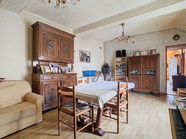 Maison Briollay 5 pièce(s) 24.27 m2