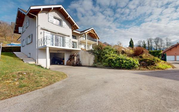 Maison à vendre    6 pièces • 205 m2 Contamine-sur-Arve