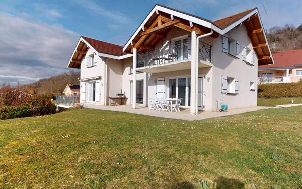 Maison à vendre    6 pièces • 205 m2 Contamine-sur-Arve