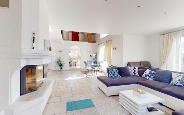 Maison à vendre    6 pièces • 205 m2 Contamine-sur-Arve