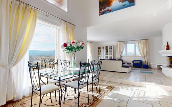 Maison à vendre    6 pièces • 205 m2 Contamine-sur-Arve