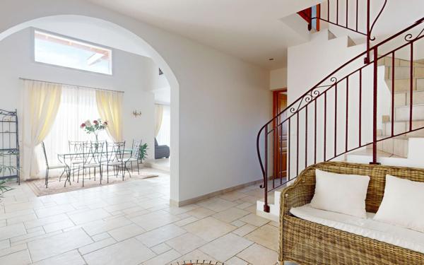 Maison à vendre    6 pièces • 205 m2 Contamine-sur-Arve