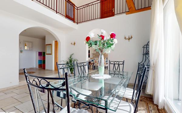 Maison à vendre    6 pièces • 205 m2 Contamine-sur-Arve