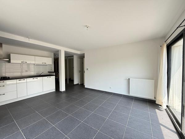 A LOUER - TOURNEFEUILLE - Appartement 3 pièces 57 m² avec grande terrasse, cuisine équipée et parking - G1324