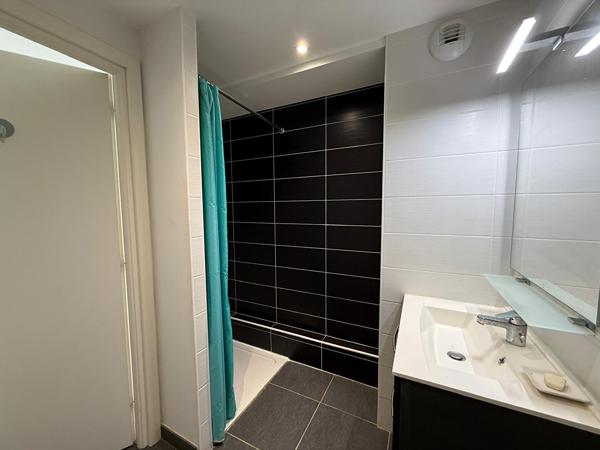 A LOUER - TOURNEFEUILLE - Appartement 3 pièces 57 m² avec grande terrasse, cuisine équipée et parking - G1324