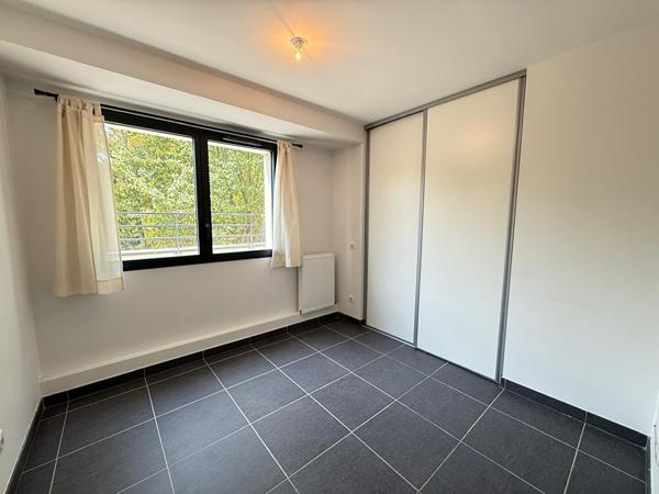 A LOUER - TOURNEFEUILLE - Appartement 3 pièces 57 m² avec grande terrasse, cuisine équipée et parking - G1324