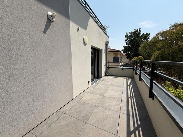 A LOUER - TOURNEFEUILLE - Appartement 3 pièces 57 m² avec grande terrasse, cuisine équipée et parking - G1324