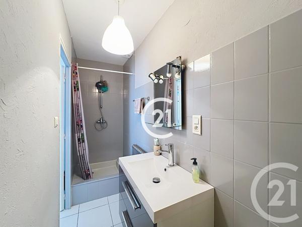 Maison à vendre  5 pièces - 99 m 2   COGNAC  - 16