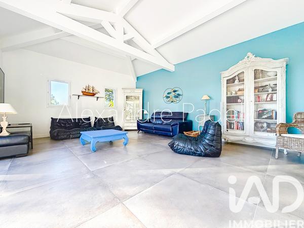 Maison à vendre 10 pièces 270 m² Carqueiranne