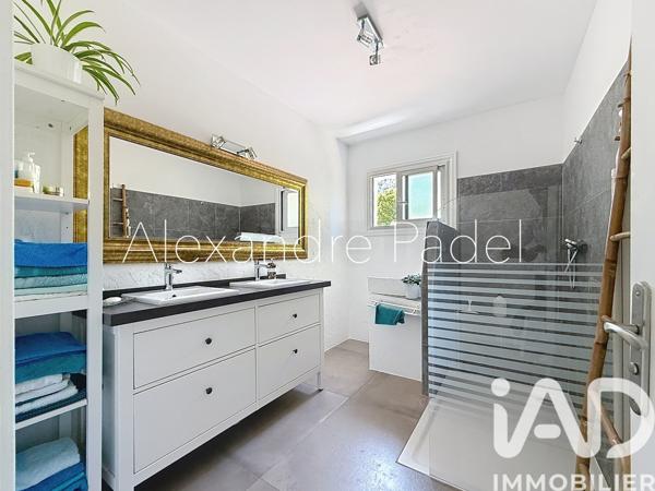 Maison à vendre 10 pièces 270 m² Carqueiranne