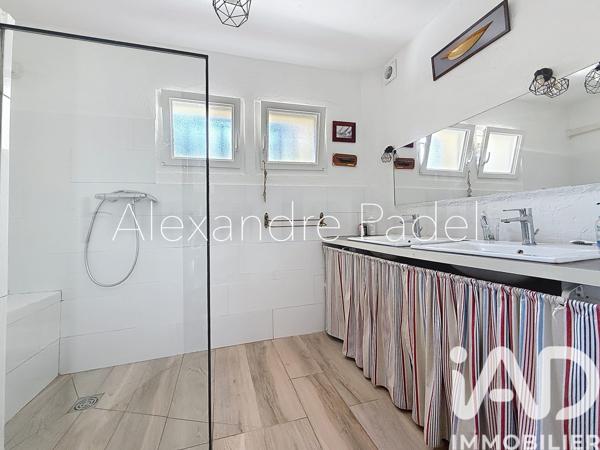 Maison à vendre 10 pièces 270 m² Carqueiranne