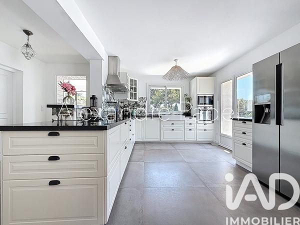 Maison à vendre 10 pièces 270 m² Carqueiranne