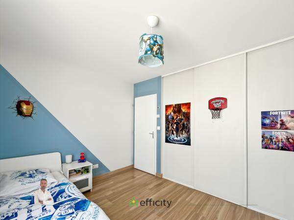 Maison
         4 pièces
        - 102 m² Exclusivité 378 000 € *