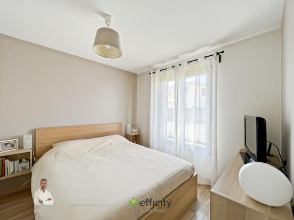 Maison
         4 pièces
        - 102 m² Exclusivité 378 000 € *