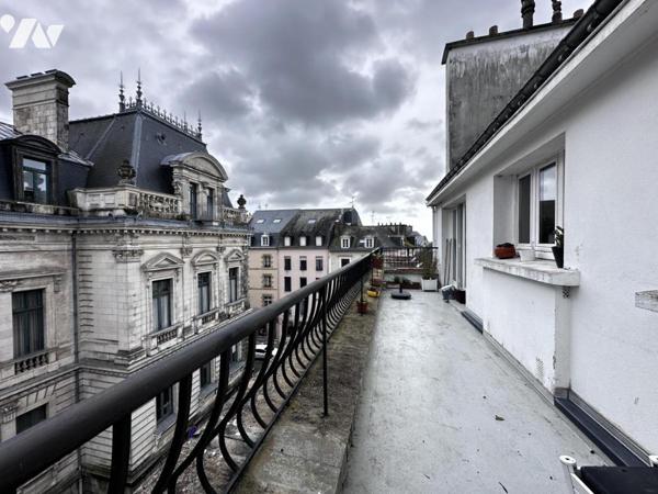 APPARTEMENT CENTRE VILLE - TRES JOLIE VUE 