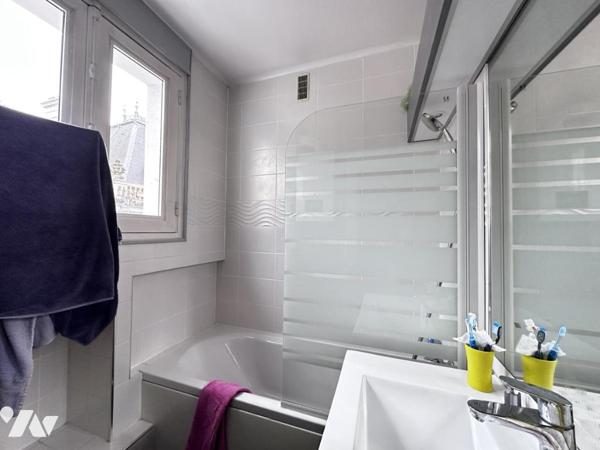 APPARTEMENT CENTRE VILLE - TRES JOLIE VUE 