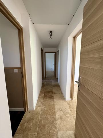 Draguignan (83300) Draguignan, Vieille route de Grasse, Maison 5 pièces, Terrain 840 m², garage.