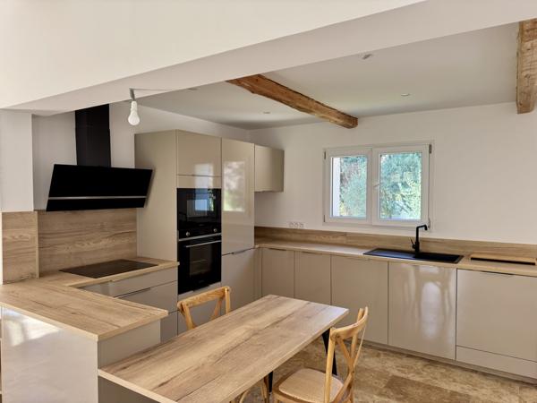 Draguignan (83300) Draguignan, Vieille route de Grasse, Maison 5 pièces, Terrain 840 m², garage.