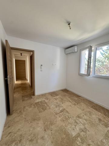 Draguignan (83300) Draguignan, Vieille route de Grasse, Maison 5 pièces, Terrain 840 m², garage.