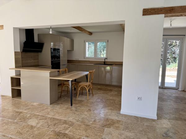 Draguignan (83300) Draguignan, Vieille route de Grasse, Maison 5 pièces, Terrain 840 m², garage.