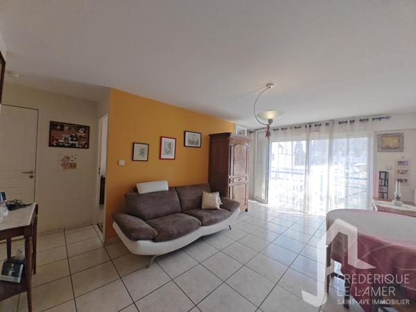 Appartement 2 pièce(s) lumineux avec loggia, vue dégagée et stationnement sécurisé , Vannes