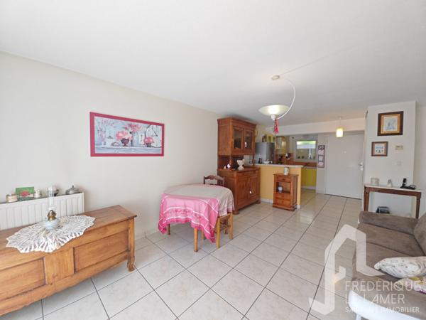Appartement 2 pièce(s) lumineux avec loggia, vue dégagée et stationnement sécurisé , Vannes