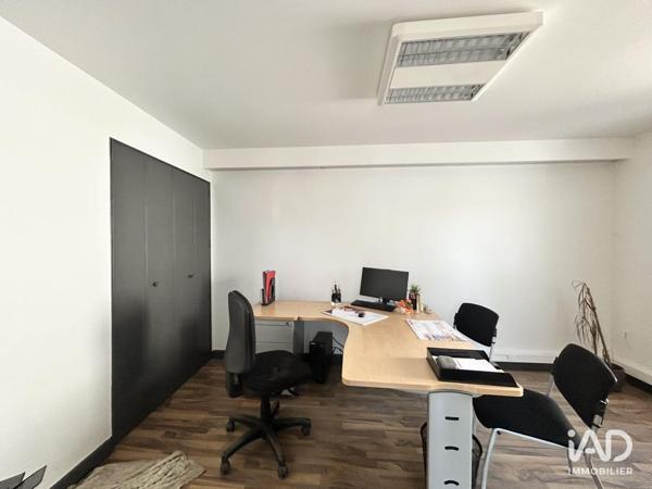 Location hangar 243 m² Varetz