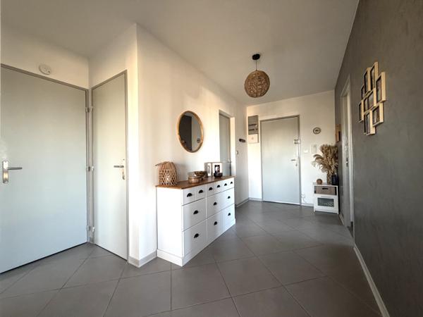 Berre-l'Étang (13130) Appartement T3/4 79 M2 Berre L'étang.