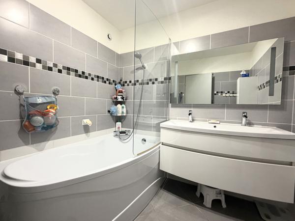 Berre-l'Étang (13130) Appartement T3/4 79 M2 Berre L'étang.