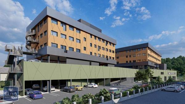 Local professionnel à vendre 120.12m²