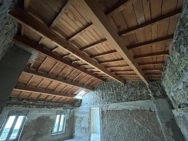 ENNEZAT centre maison à terminer de 210 m2