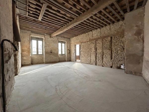 ENNEZAT centre maison à terminer de 210 m2