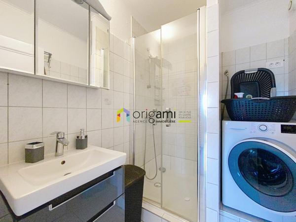 LINGOLSHEIM - F3 meublé en dernier étage