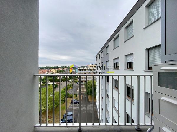 LINGOLSHEIM - F3 meublé en dernier étage